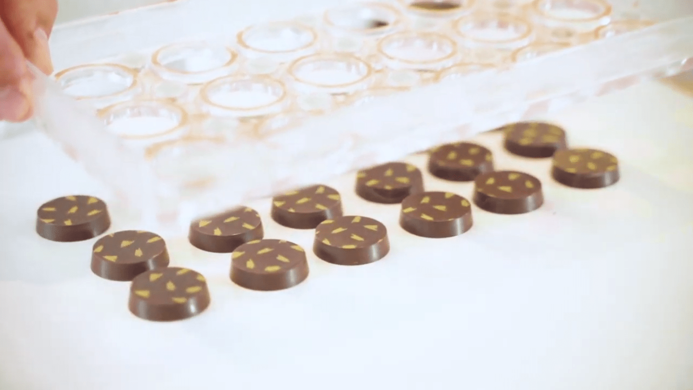 How to use chocolate transfer sheets IBC